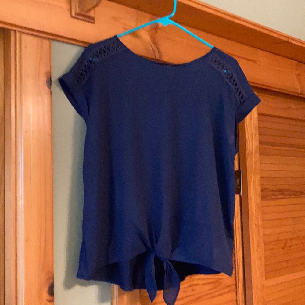 Navy bottom tie short sleeve top.